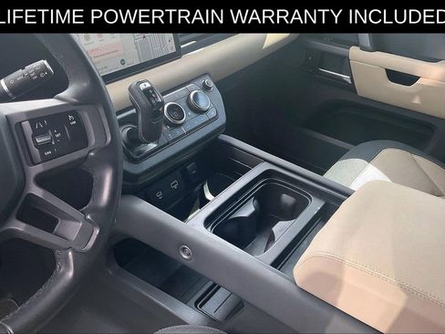 Used 2023 Land Rover Defender 110 X-Dynamic SE AWD/4WD image 13