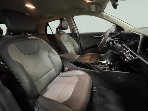 Used 2025 Kia Niro EX image 21