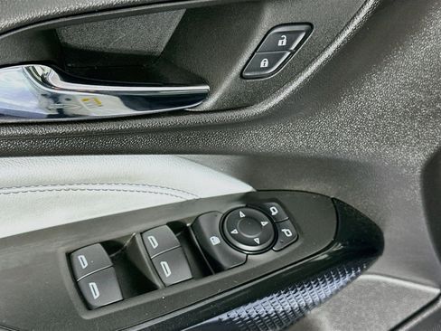Used 2025 Chevrolet Trax LT FWD image 15