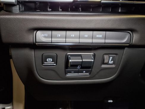 Certified 2025 Cadillac Escalade Sport AWD/4WD image 11