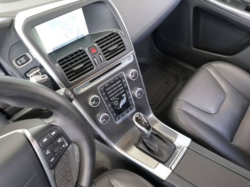 Used 2016 Volvo XC60 T5 Platinum FWD image 41
