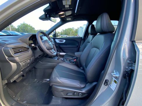 Used 2025 Subaru Forester Limited image 12