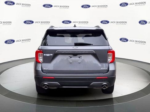 Certified 2022 Ford Explorer XLT w/ Equipment Group 202A AWD/4WD image 4