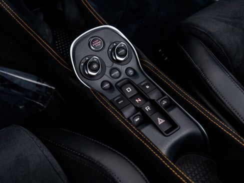 Used 2020 McLaren 600LT Spider image 36