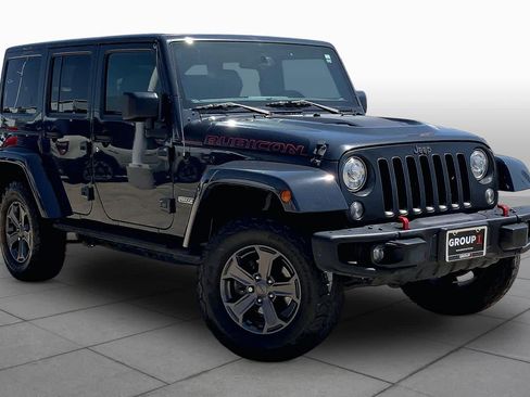 Used 2017 Jeep Wrangler Unlimited Rubicon AWD/4WD image 3
