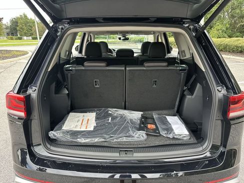 New 2026 Volkswagen Atlas Peak Edition image 25