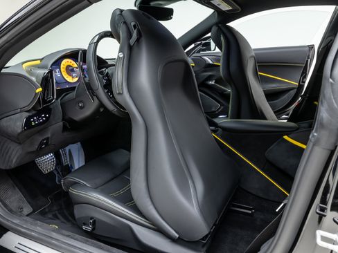 Certified 2023 Ferrari Roma image 67