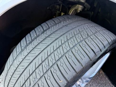 Used 2018 Porsche Cayenne Platinum Edition AWD/4WD image 28