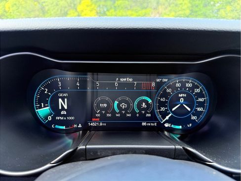 Used 2022 Ford Mustang Mach 1 w/ Mach 1 Handling Package RWD image 25