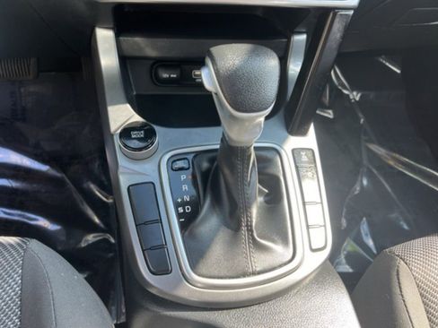 Used 2023 Kia Seltos LX image 13