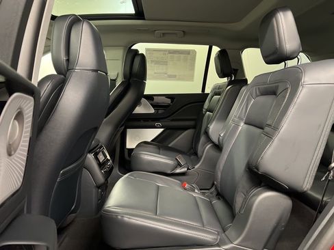 New 2026 Lincoln Aviator Reserve AWD/4WD image 32