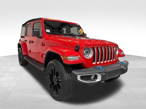 Used 2022 Jeep Wrangler Unlimited Sahara w/ Cold Weather Group image 3