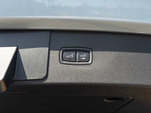 Used 2023 Porsche Cayenne image 34