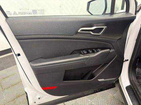 Used 2023 Kia Sportage EX AWD/4WD image 11
