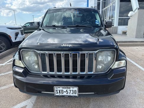 Used 2012 Jeep Liberty Limited Jet AWD/4WD image 2