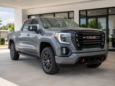 Used 2021 GMC Sierra 1500 AT4 w/ AT4 Value Package AWD/4WD image 3
