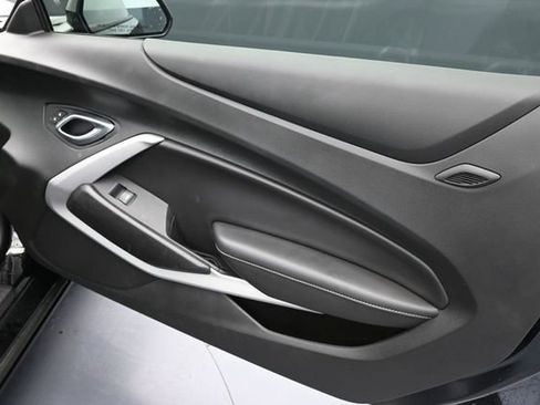 Used 2019 Chevrolet Camaro SS RWD image 33