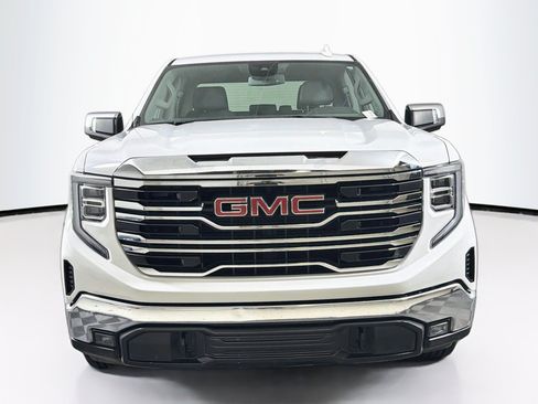 Used 2025 GMC Sierra 1500 SLT RWD image 2