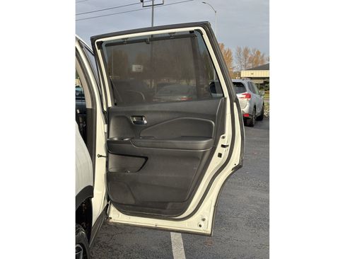 Used 2022 Honda Pilot Touring image 13