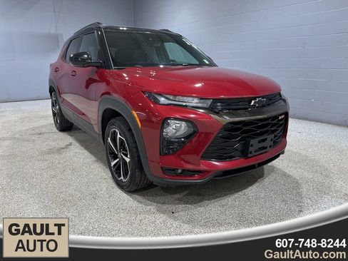 Used 2021 Chevrolet TrailBlazer RS w/ Sun and Liftgate Package image 1