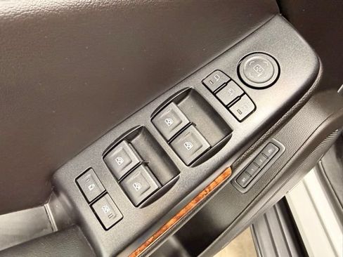 Used 2019 Chevrolet Tahoe Premier AWD/4WD image 25