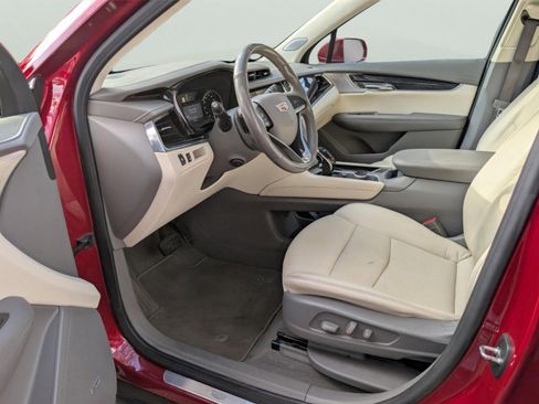 Used 2020 Cadillac XT6 Premium Luxury image 11