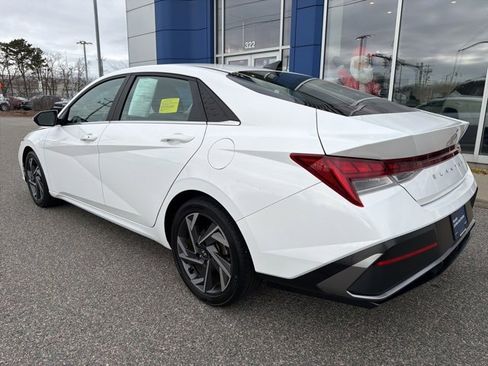 Certified 2024 Hyundai Elantra SEL w/ Convenience Package image 7