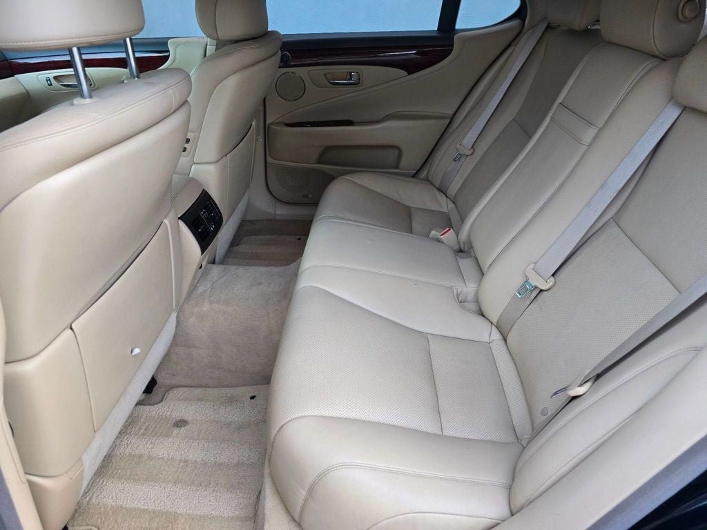 Used 2007 Lexus LS 460 RWD image 11