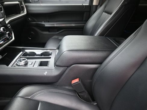 Used 2024 Ford Expedition Max XLT RWD image 21