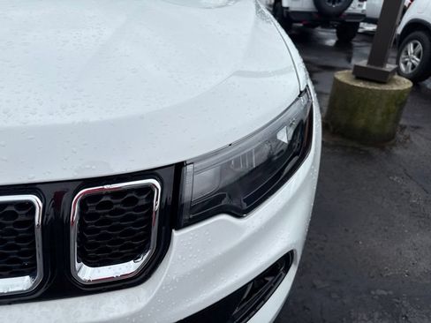 Used 2023 Jeep Compass Limited AWD/4WD image 11