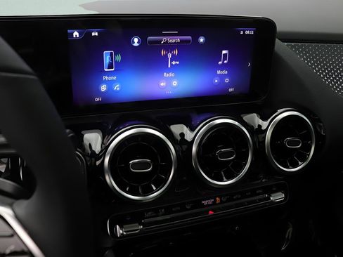 Certified 2026 Mercedes-Benz GLA 250 image 9