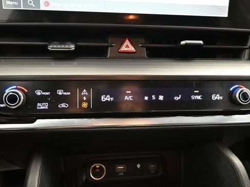 Used 2023 Kia Sportage EX AWD/4WD image 22