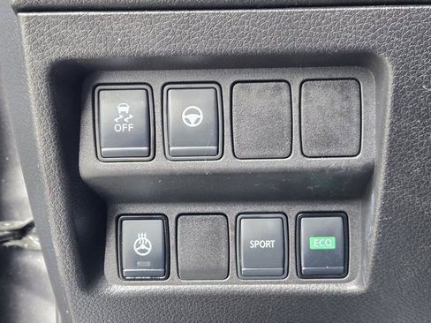 Used 2021 Nissan Rogue Sport SL w/ Premium Package image 21