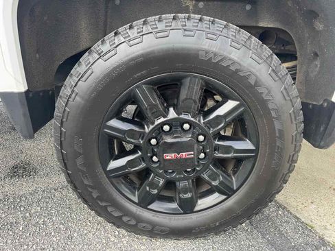 Used 2024 GMC Sierra 2500 AT4 w/ AT4 Premium Plus Package AWD/4WD image 34