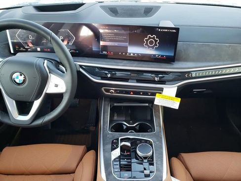 New 2026 BMW X7 xDrive40i w/ Premium Package image 16