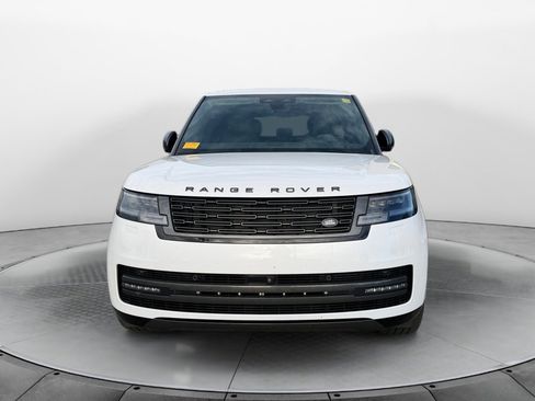 Used 2024 Land Rover Range Rover SE image 2