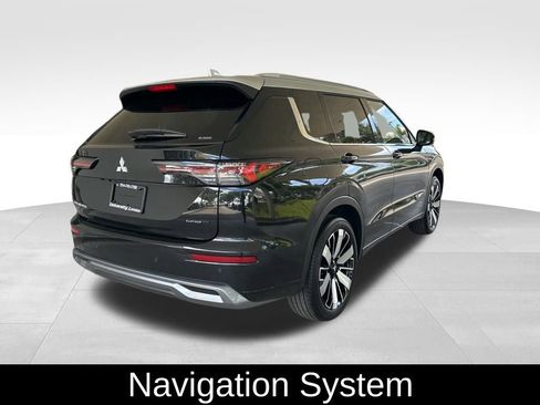 New 2025 Mitsubishi Outlander SEL image 3