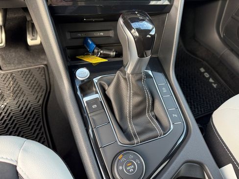 New 2026 Volkswagen Taos SE image 20