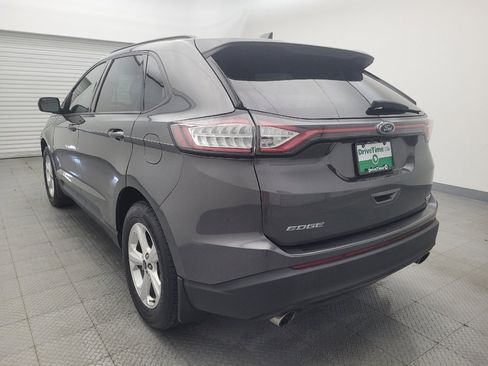 Used 2018 Ford Edge SE image 5