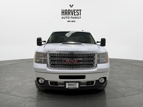 Used 2014 GMC Sierra 2500 Denali w/ Suspension Package, Off-Road image 12