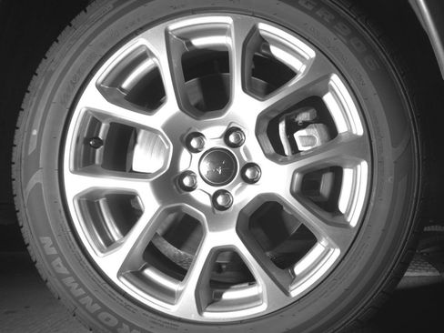 Used 2025 Jeep Compass Limited image 13