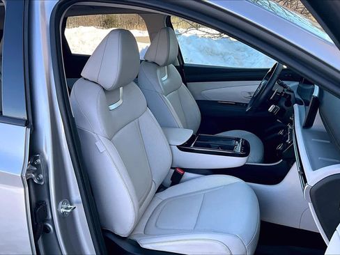 Used 2025 Hyundai Tucson Limited image 8