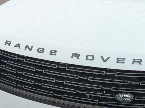 New 2025 Land Rover Range Rover SE image 12