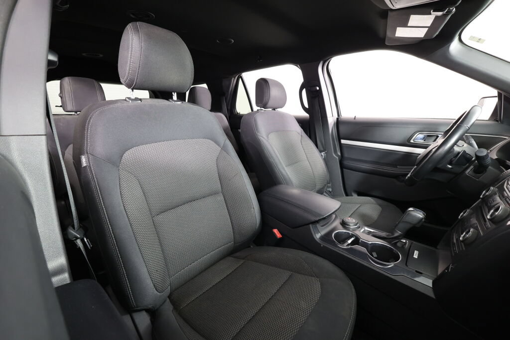 Used 2017 Ford Explorer XLT AWD/4WD image 24