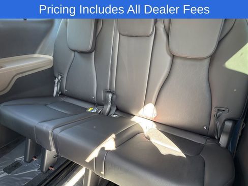 New 2026 Kia Carnival EX FWD image 15