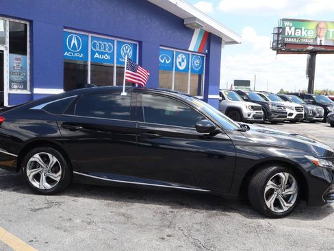 Used 2018 Honda Accord EX image 5
