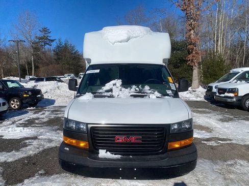 Used 2019 GMC Savana 3500 w/ Power Convenience Package RWD image 3