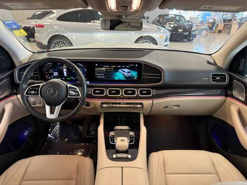 Used 2020 Mercedes-Benz GLS 450 4MATIC w/ Acoustic Comfort Package image 13