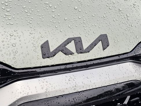 Certified 2024 Kia Sportage X-Pro image 3