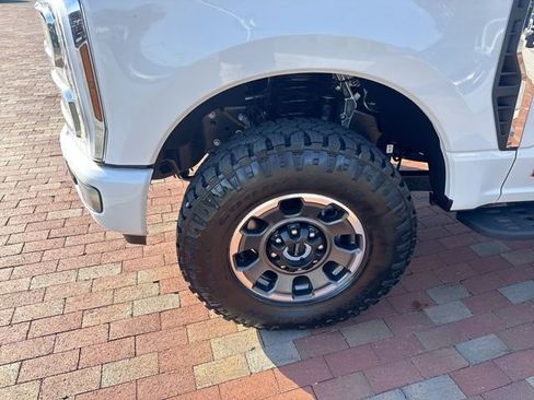 Used 2024 Ford F250 Platinum w/ Tremor Off-Road Package AWD/4WD image 10